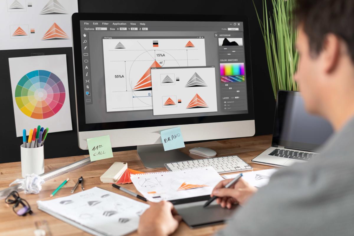 How a Graphic Design University Can Prepare You for Freelance and Agency Careers 